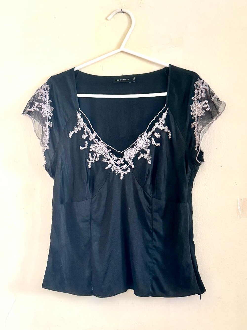 Vintage Elegant Black Embroidered Blouse – Romantic Sheer Lace Sleeves Size M